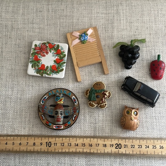 Assorted Decorative Magnets - Picture 3 of 3